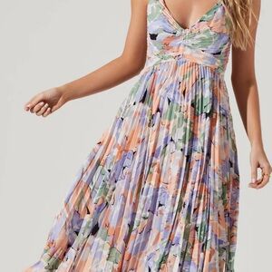 ASTR THE LABEL- Blythe Floral Plisse Midi Dress